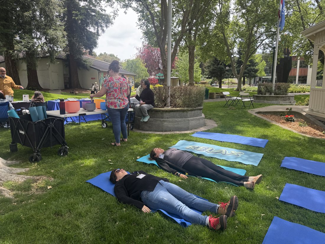 La Concordia community sound bath in the park